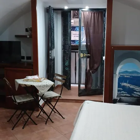 In Love: Balconcino Spaccanapoli Naples