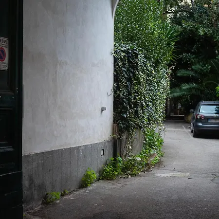 Cortile Montechia By Domusextra * Naples
