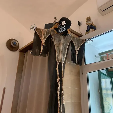 La Tana Dei Pirati Napels