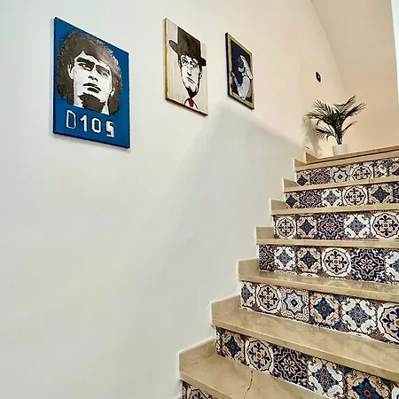 Oikos * Naples