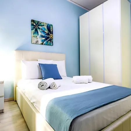 Hostly - Vittoria House - Near The Center With Private Parking Apartamento *