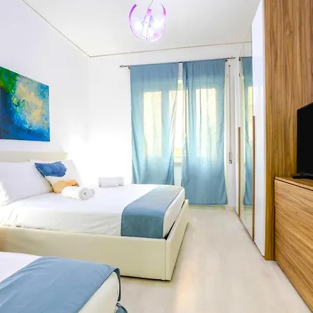Hostly - Vittoria House - Near The Center With Private Parking * Nápoles