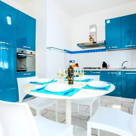 Apartamento Hostly - Vittoria House - Near The Center With Private Parking