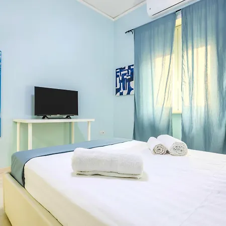 Apartamento Hostly - Vittoria House - Near The Center With Private Parking