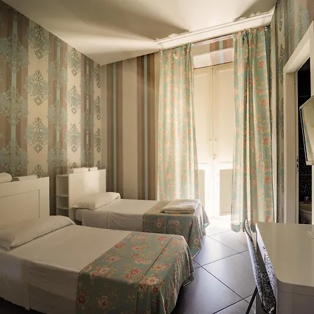 New Sayonara Hotel Neapol