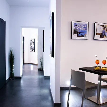 Alojamento de Acomodação e Pequeno-almoço Megaris Luxury