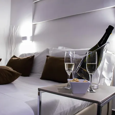 Megaris Luxury