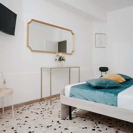 Il Cortile By Vista Napoli Aparthotel Naples