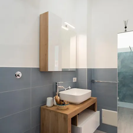 Marea Vista Capri Apartment