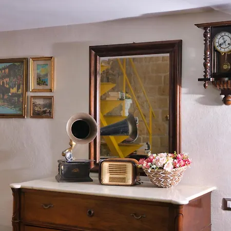 Carlito's House- Un'intera Casa Al Centro Storico Apartment