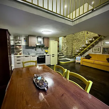 Apartment Carlito's House- Un'intera Casa Al Centro Storico *