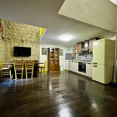 Apartment Carlito's House- Un'intera Casa Al Centro Storico