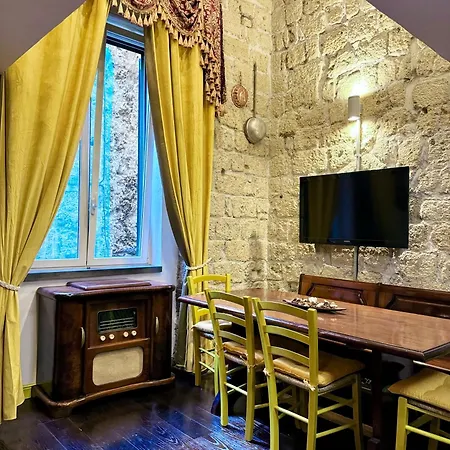 Carlito's House- Un'intera Casa Al Centro Storico * Naples