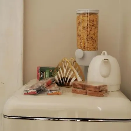 Scio' Apartment-centro Storico- * Naples