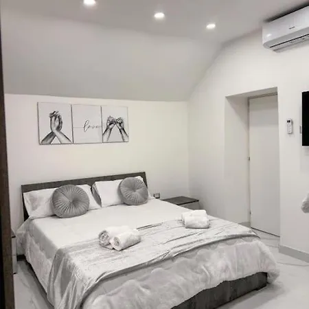 Liberato Apartment