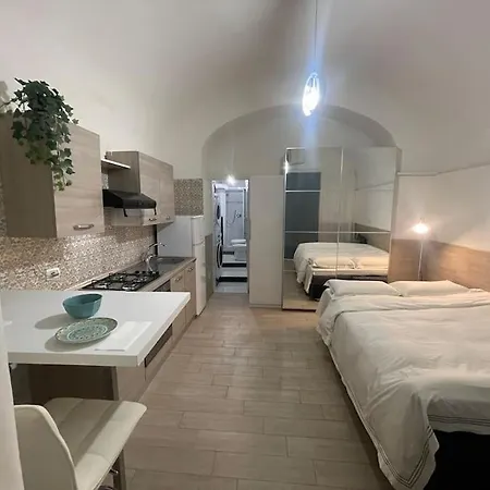 Apartment Monolocale Nel Cuore Del Centro Storico Naples
