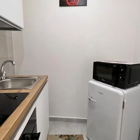 Apartment Number 8 Naples