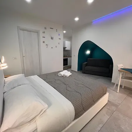 Apartment Number 8 Naples