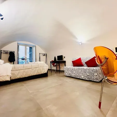 Casa Del Poeta - Spaccanapoli Naples