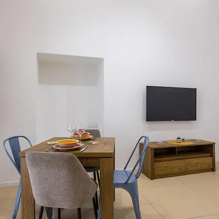 Apartment La Smorfia A Montesanto Naples