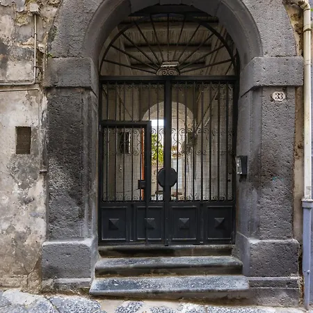 La Smorfia A Montesanto Apartment *