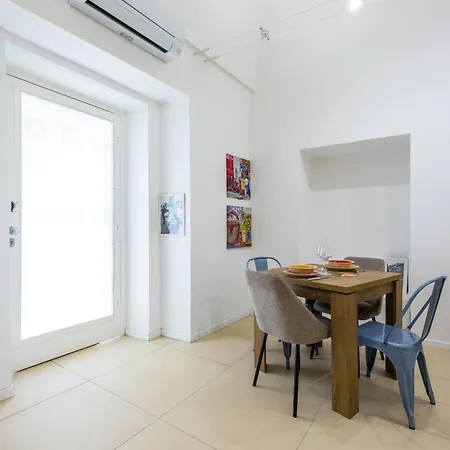 La Smorfia A Montesanto Apartment