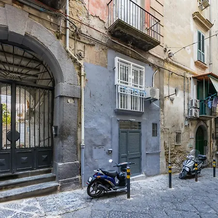 Apartment La Smorfia A Montesanto Naples