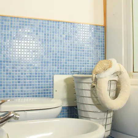 Alloggio in famiglia Metro Amedeo - Stanza Privata Con Vasca Idromassaggio