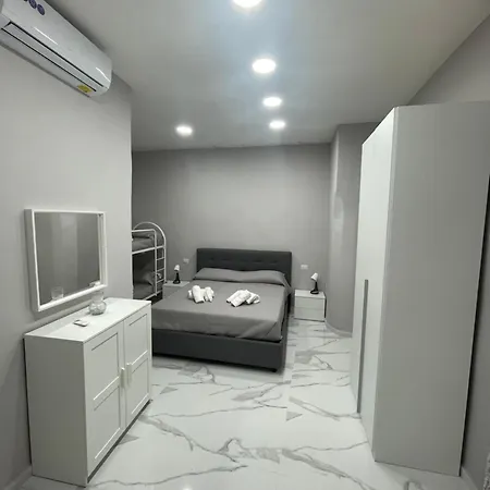 Vittoria Apartment *