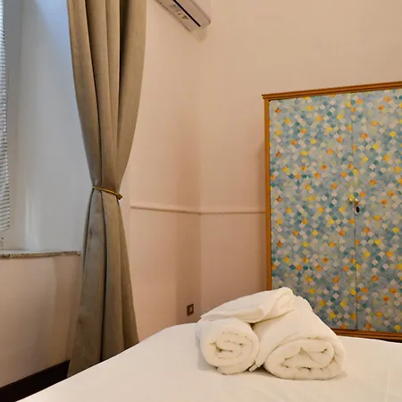 La Casa Di Famiglia Naples