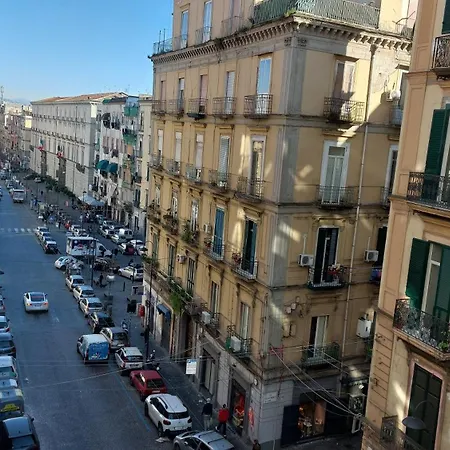 Grande & Favoloso Vicino Il Museo Madre Appartement *