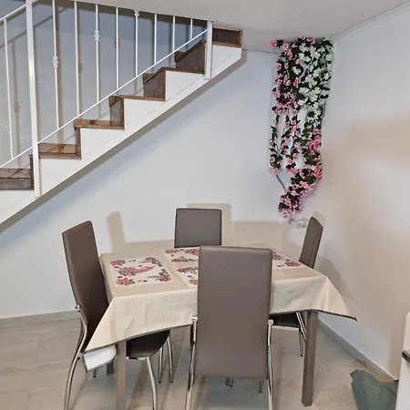 Dv House Via Toledo Quartierispagnoli Naples