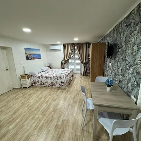 Apartment Spezzano House