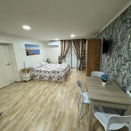 Spezzano House