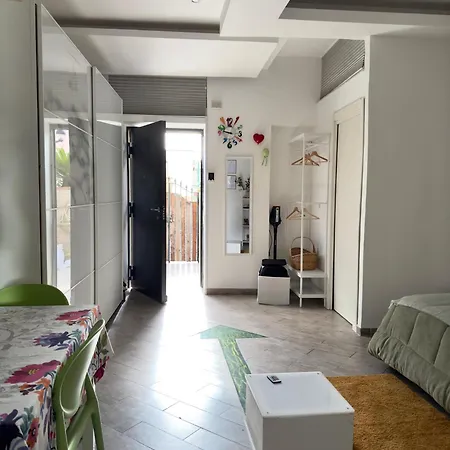 La Casa Di Roy Apartment *