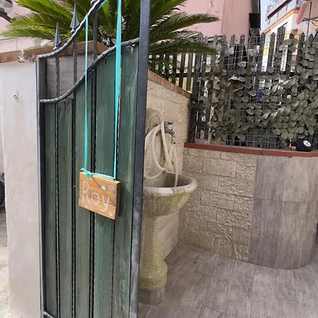 La Casa Di Roy Apartment