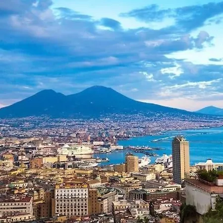 Murales In Bed Spagnoli Apartment Naples