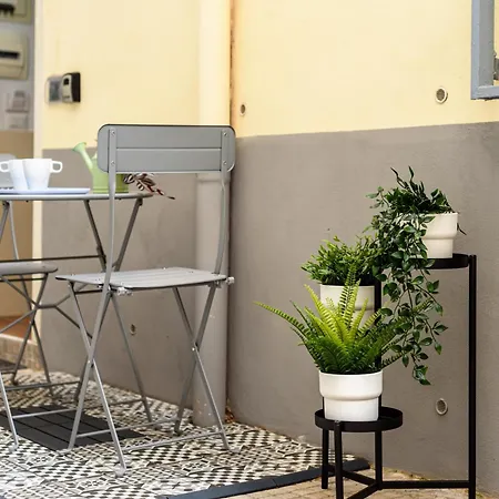 Apartment Murales In Bed Spagnoli Naples