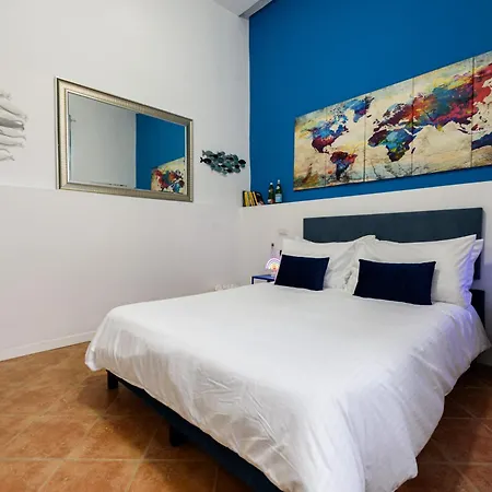 Murales In Bed Spagnoli Apartment *