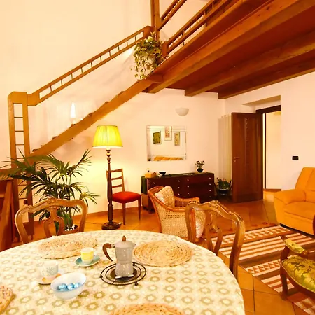 La Casa Della Sibilla * Naples