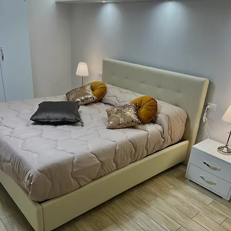 L'ospite Napoletano Apartment *