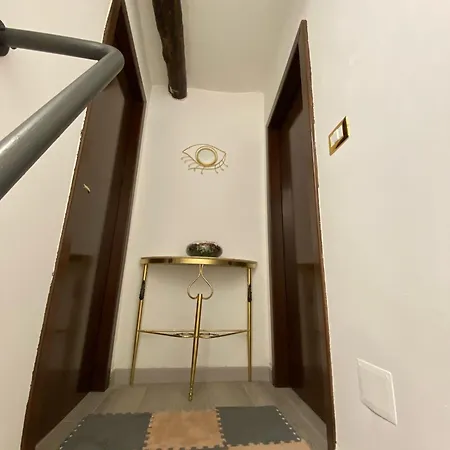 Apartment Donnaregina5
