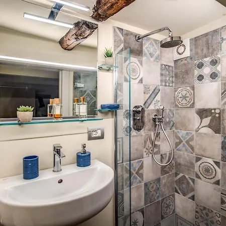 Apartment Chiaia Loft Naples