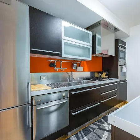Fresh And Trendy Flat At Vomero Naples