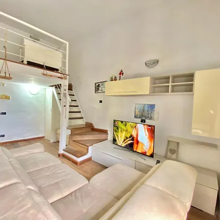 Apartment Accogliente E Moderno Per Gruppi E Famiglie, Con Vista Mozzafiato Su E Vesuvio *
