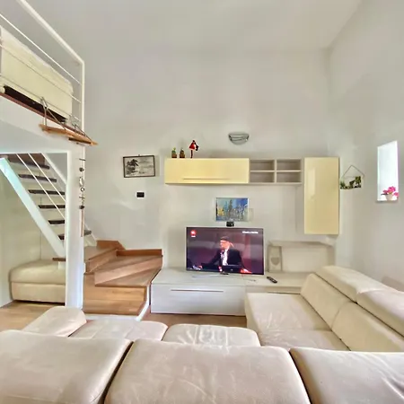 Accogliente E Moderno Per Gruppi E Famiglie, Con Vista Mozzafiato Su E Vesuvio Apartment Naples
