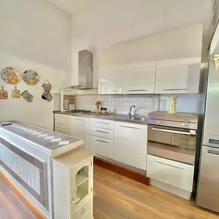Apartment Accogliente E Moderno Per Gruppi E Famiglie, Con Vista Mozzafiato Su E Vesuvio