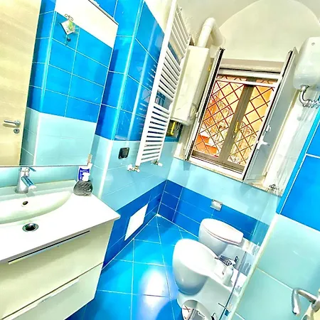 Apartment Accogliente E Moderno Per Gruppi E Famiglie, Con Vista Mozzafiato Su E Vesuvio Naples