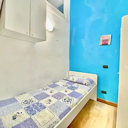 Accogliente E Moderno Per Gruppi E Famiglie, Con Vista Mozzafiato Su E Vesuvio Naples