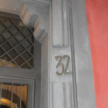 Chiaia 32 Napoli